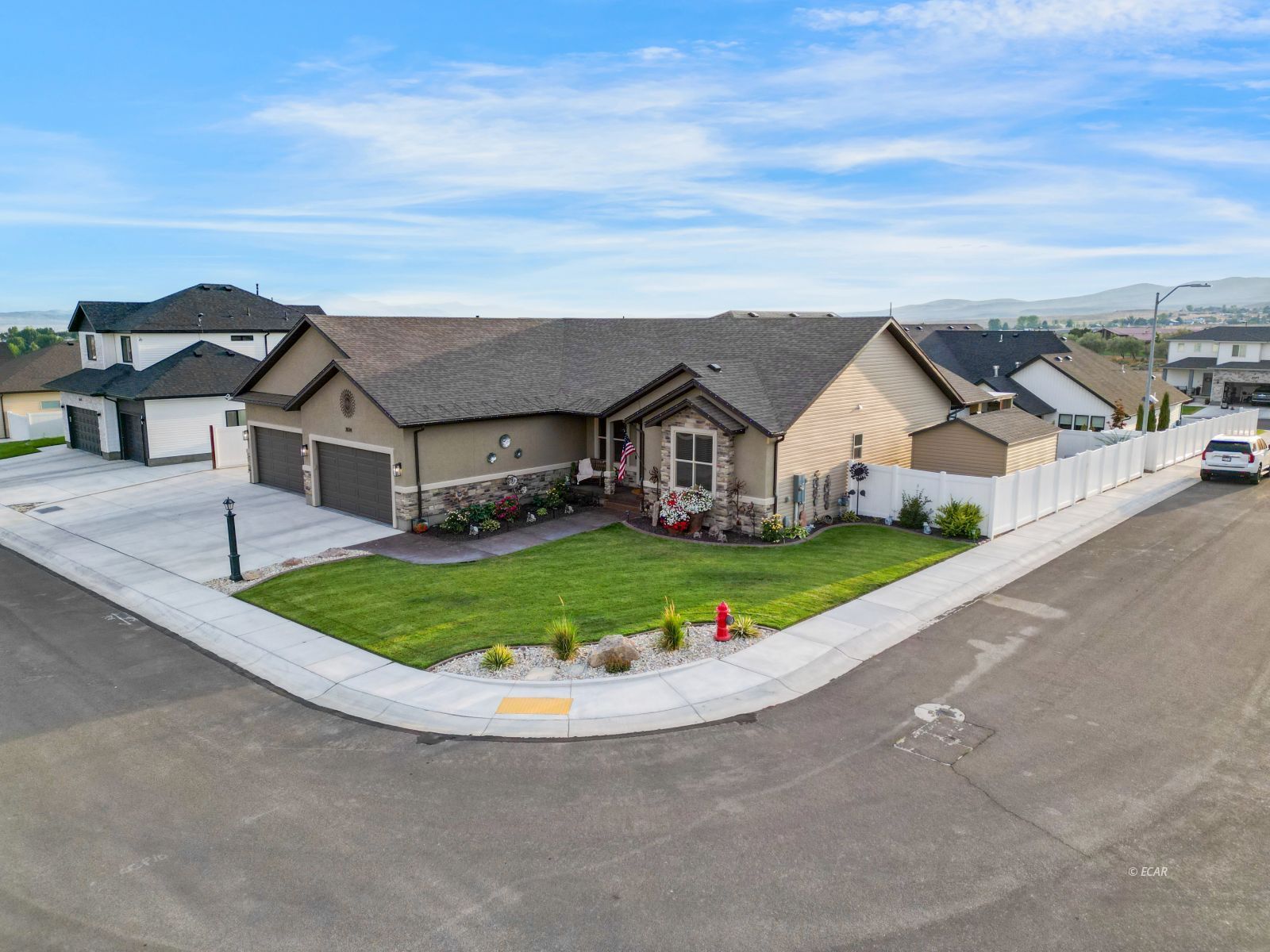 2034 Eagle Ridge Loop Property Photo 2