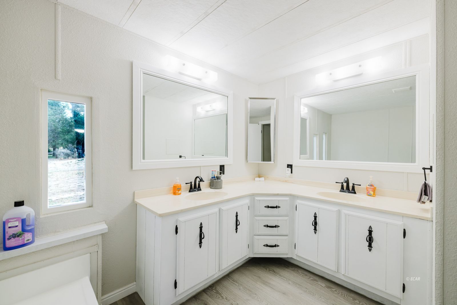 608 Hayland Drive Property Photo 24