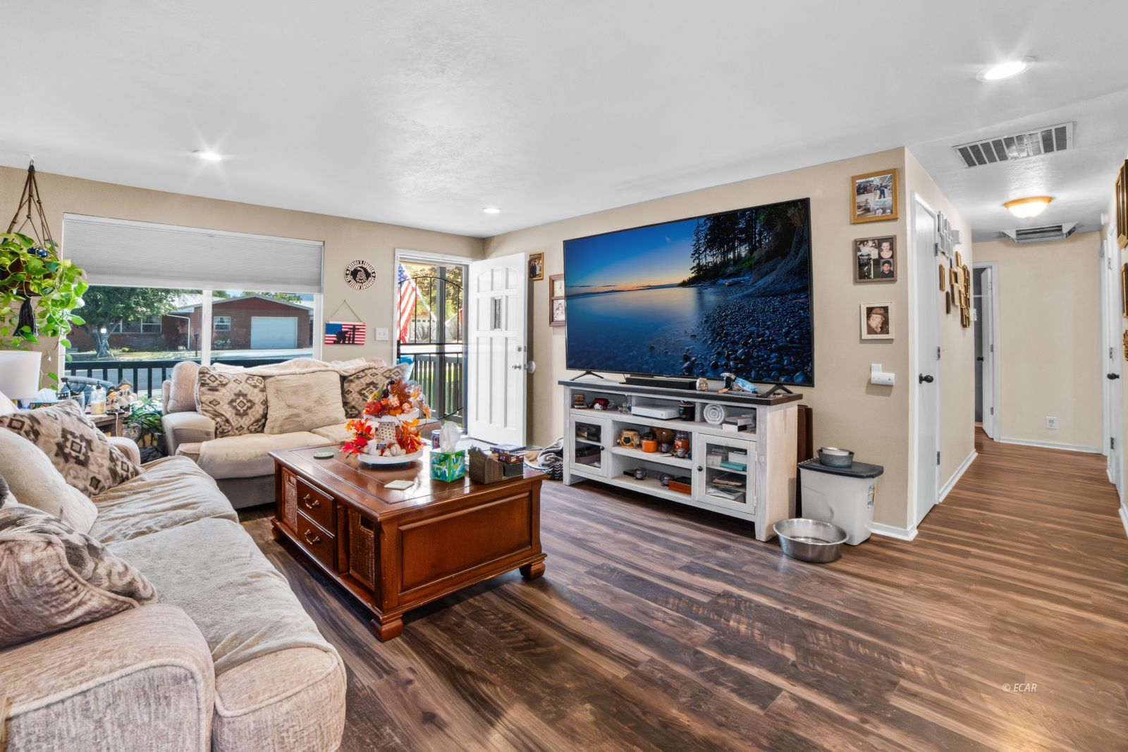 253 N Highland Drive Property Photo 6