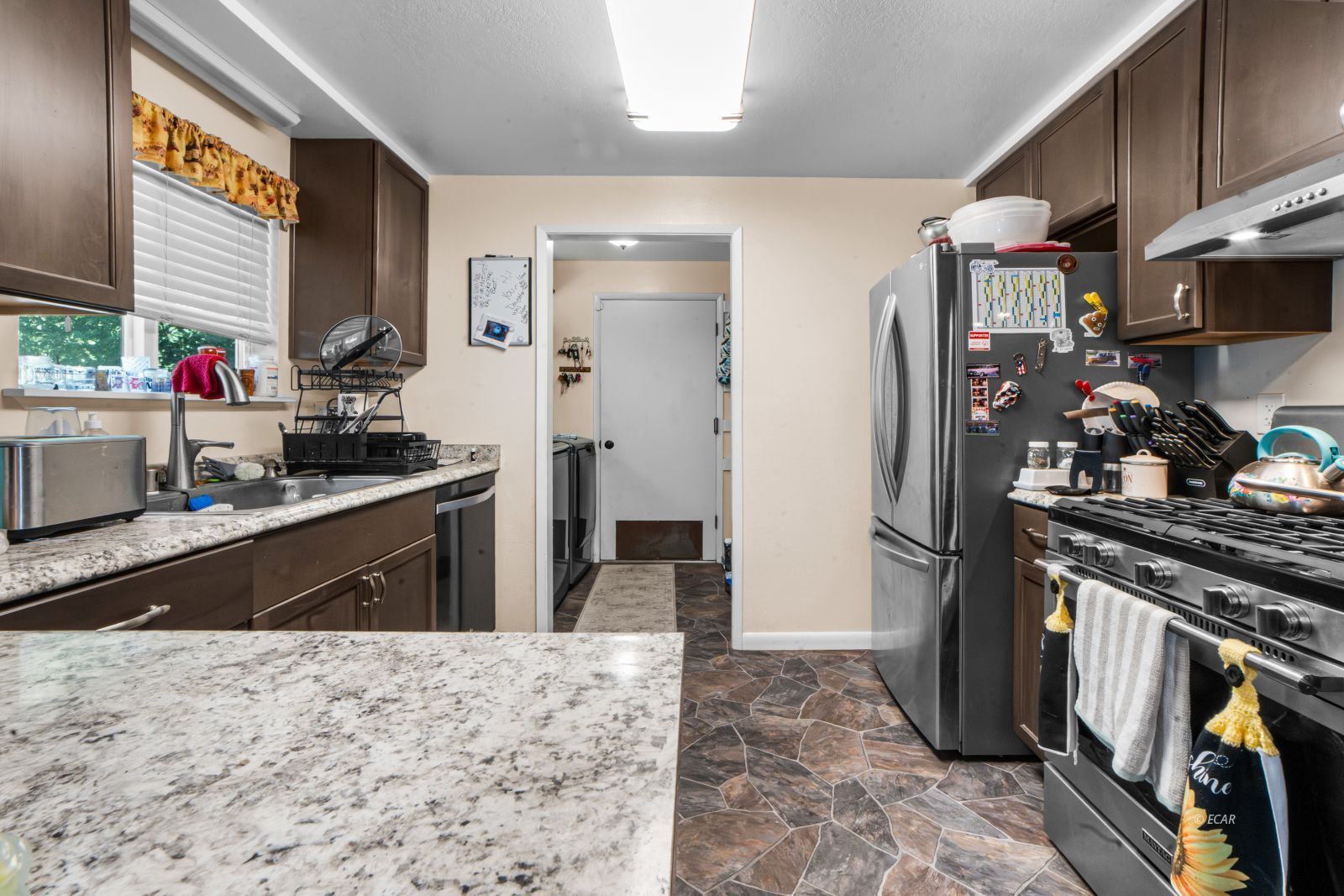 253 N Highland Drive Property Photo 9