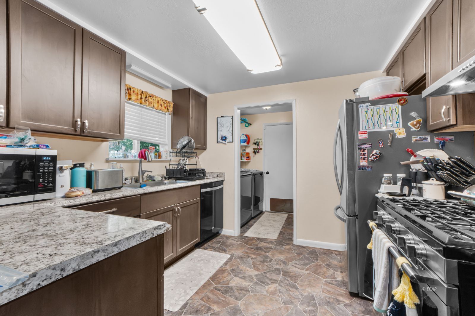 253 N Highland Drive Property Photo 10