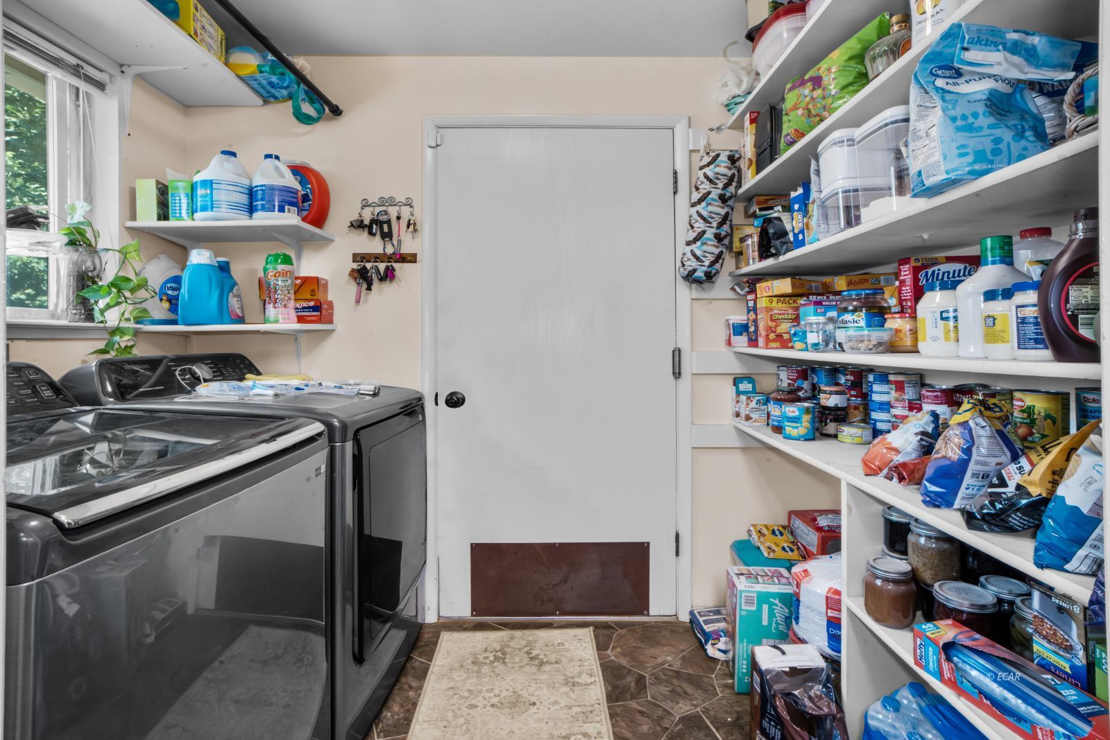 253 N Highland Drive Property Photo 11