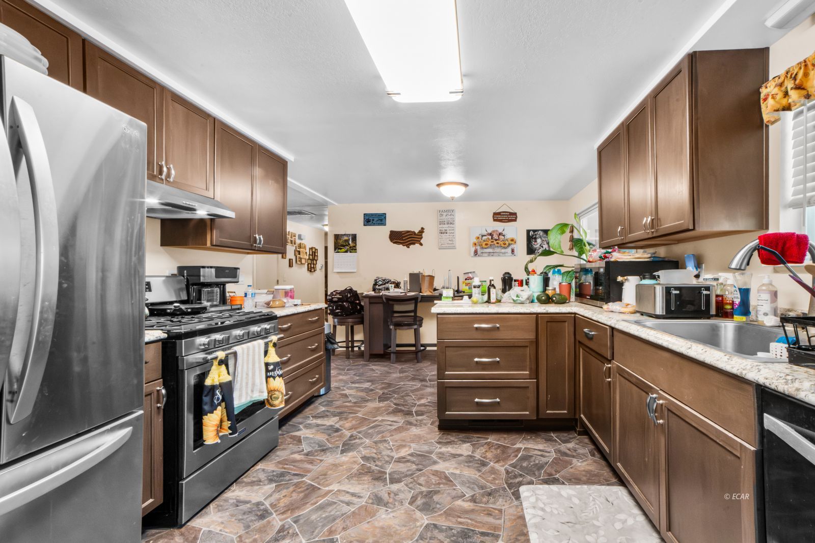 253 N Highland Drive Property Photo 12