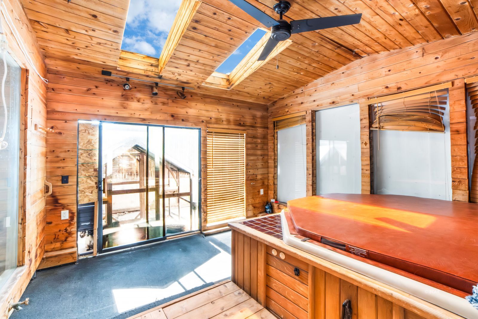 253 N Highland Drive Property Photo 21