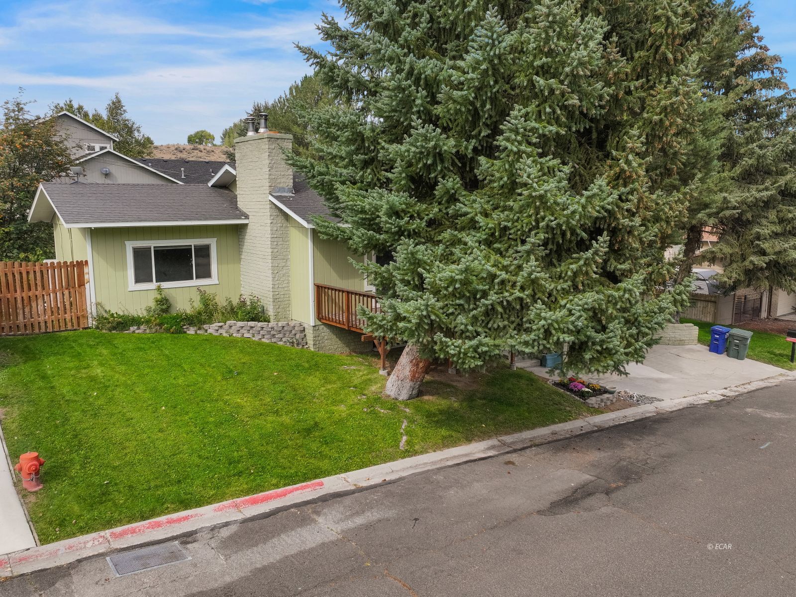 1239 Mountain View Drive Property Photo 2