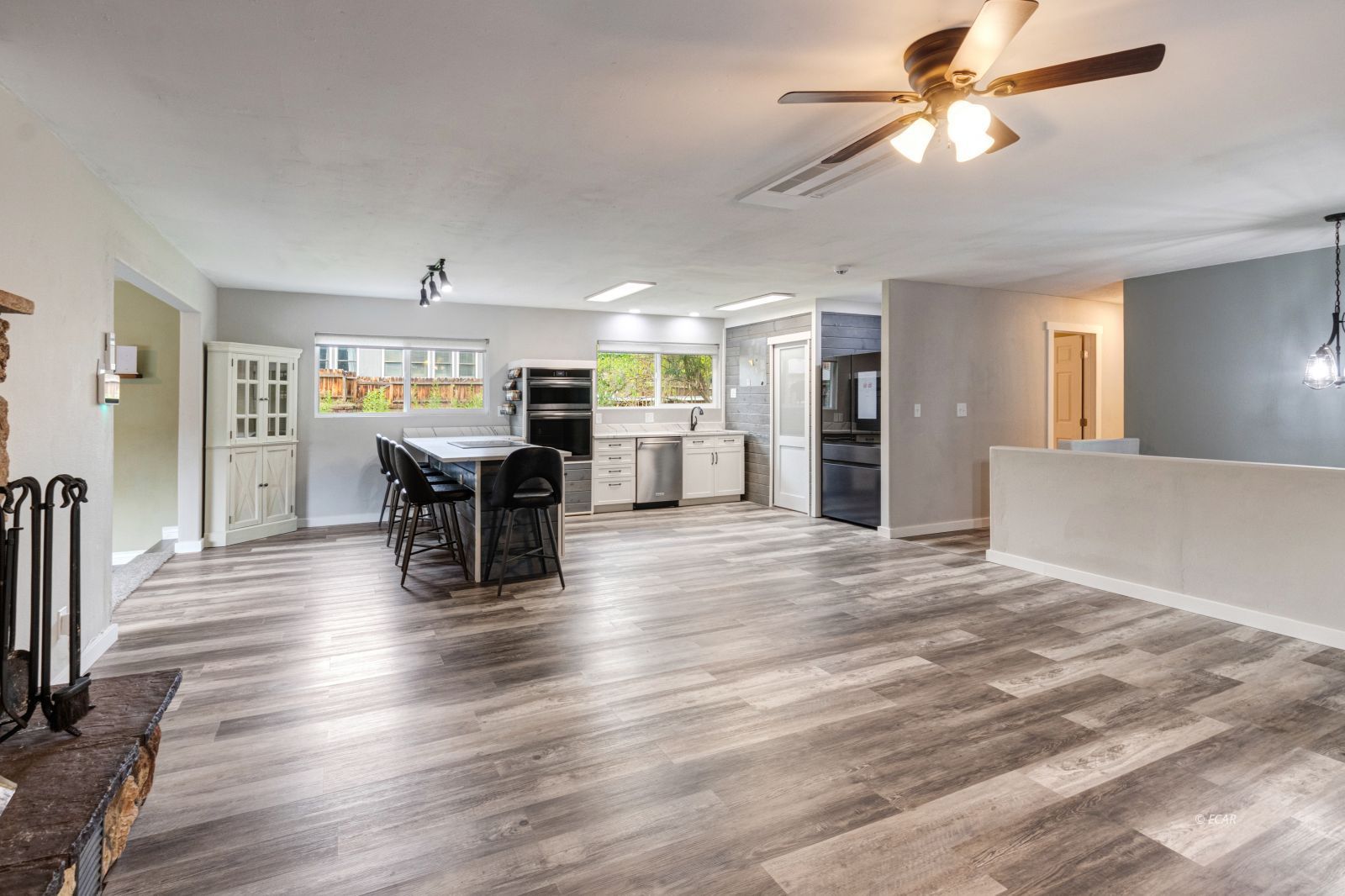 1239 Mountain View Drive Property Photo 6