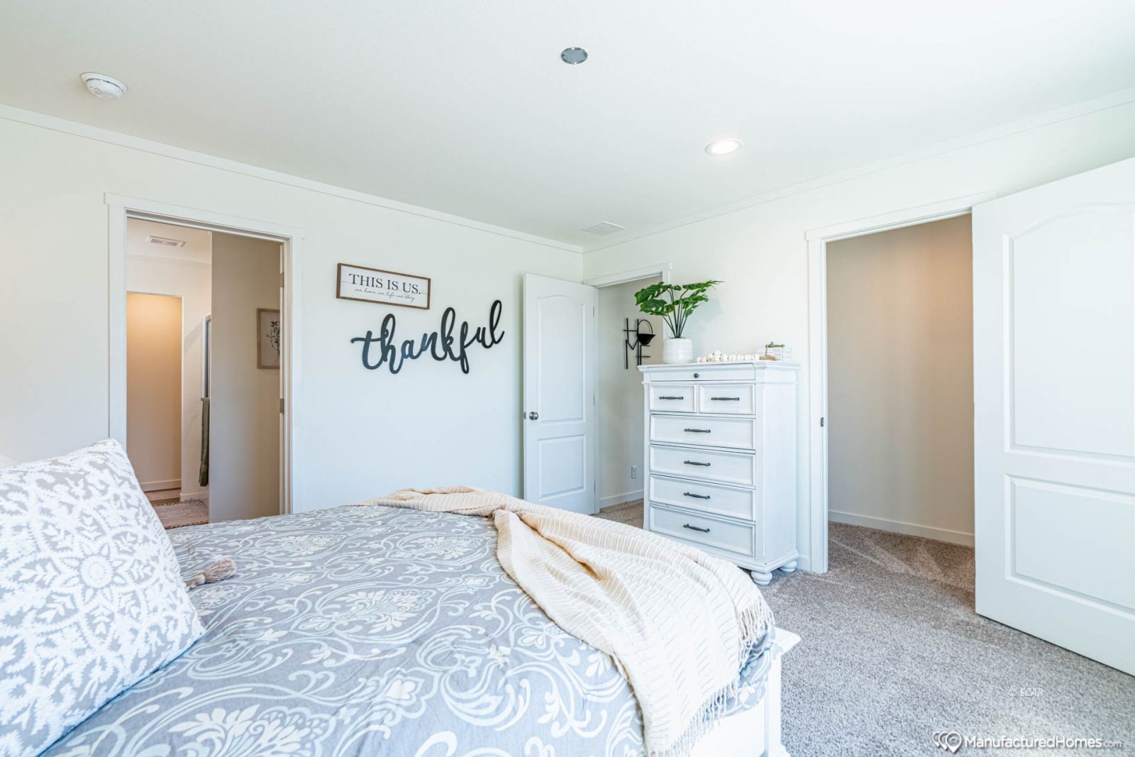 745 Salduro Street Property Photo 8