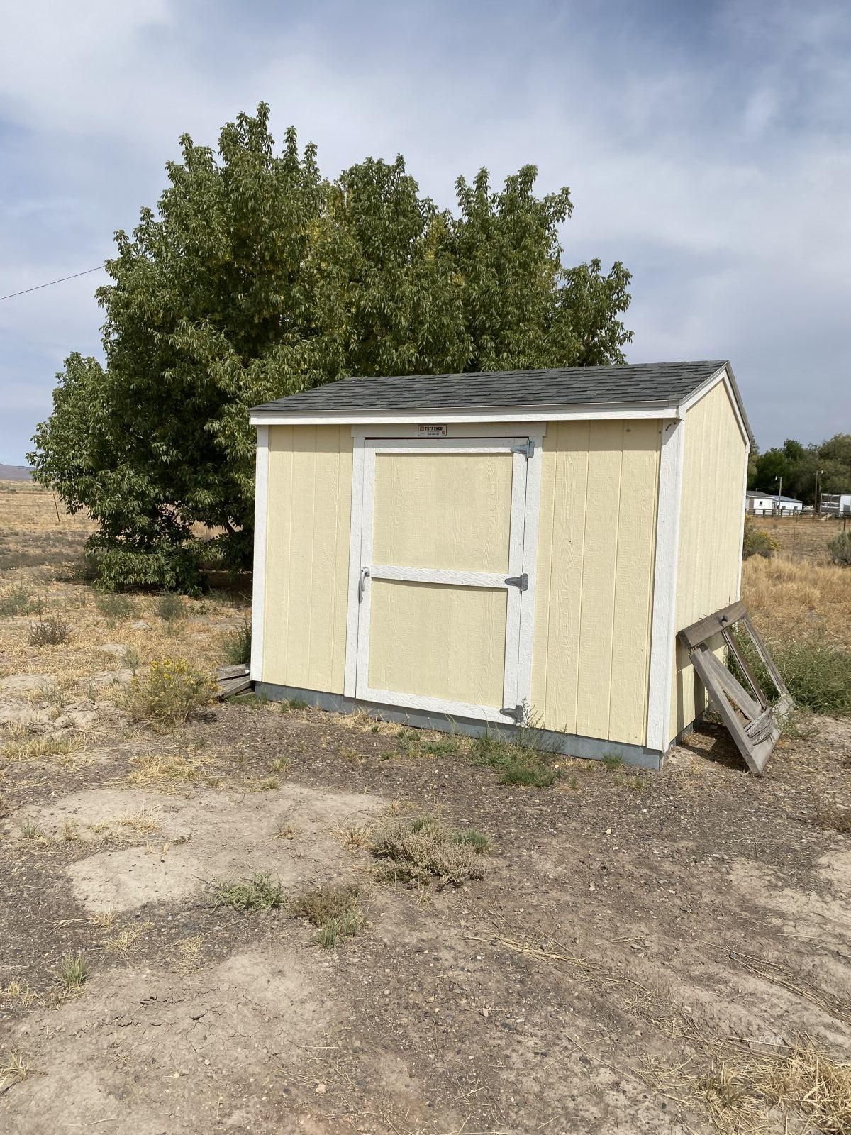 230 Lasa Drive Property Photo 7