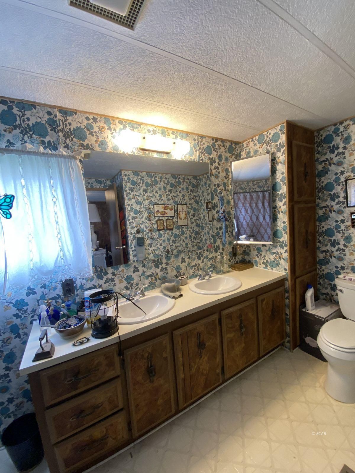 230 Lasa Drive Property Photo 11