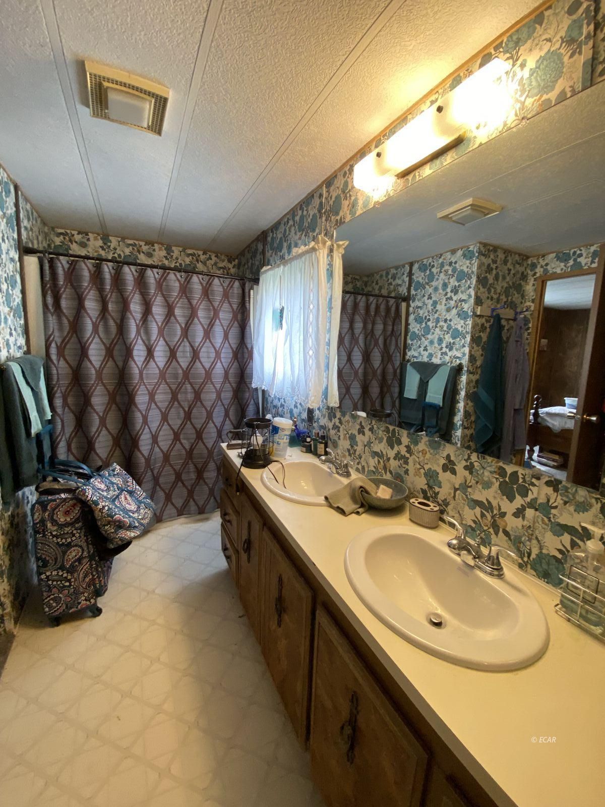 230 Lasa Drive Property Photo 12