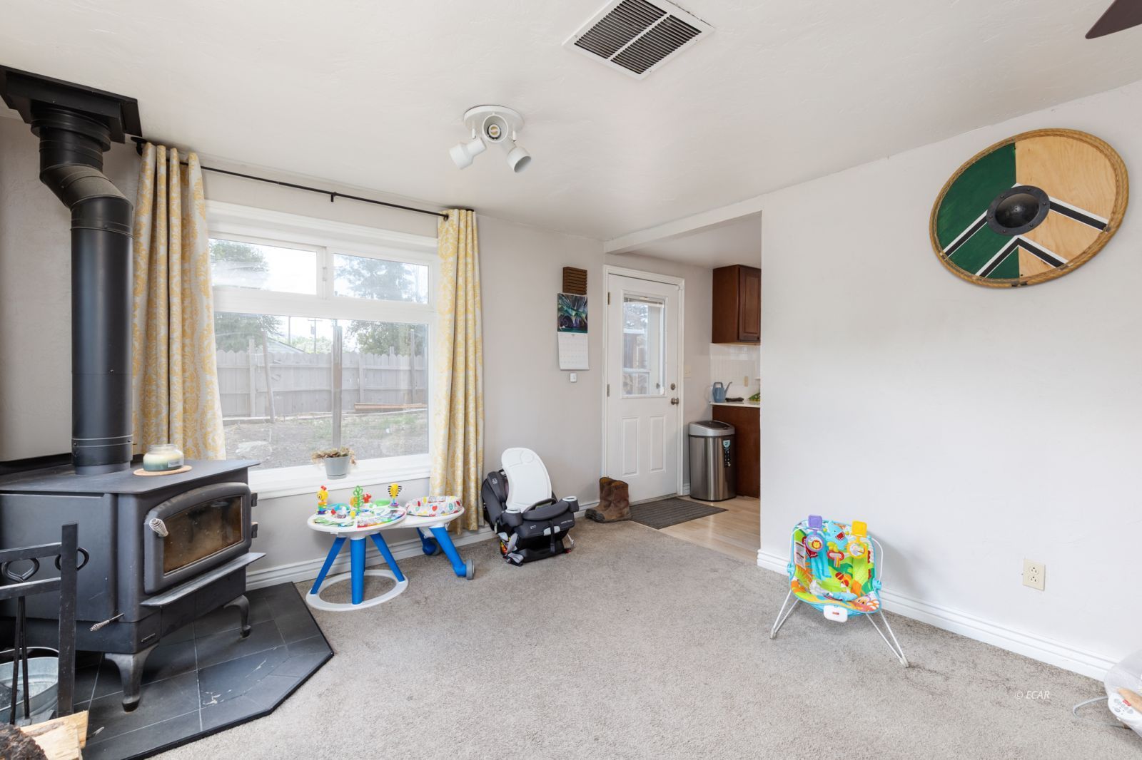 518 2nd Street Property Photo 4