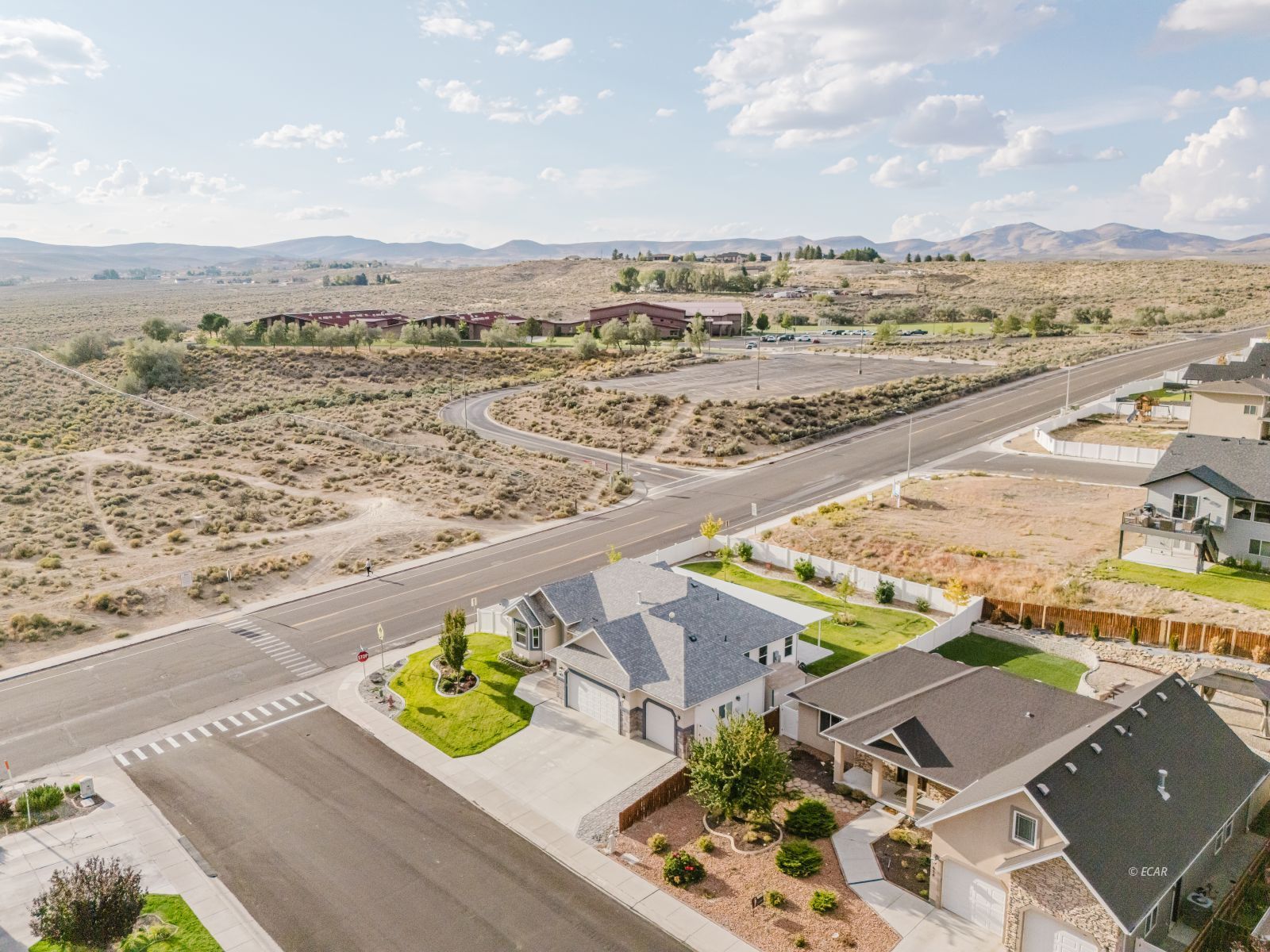 658 Cortney Drive Property Photo 5