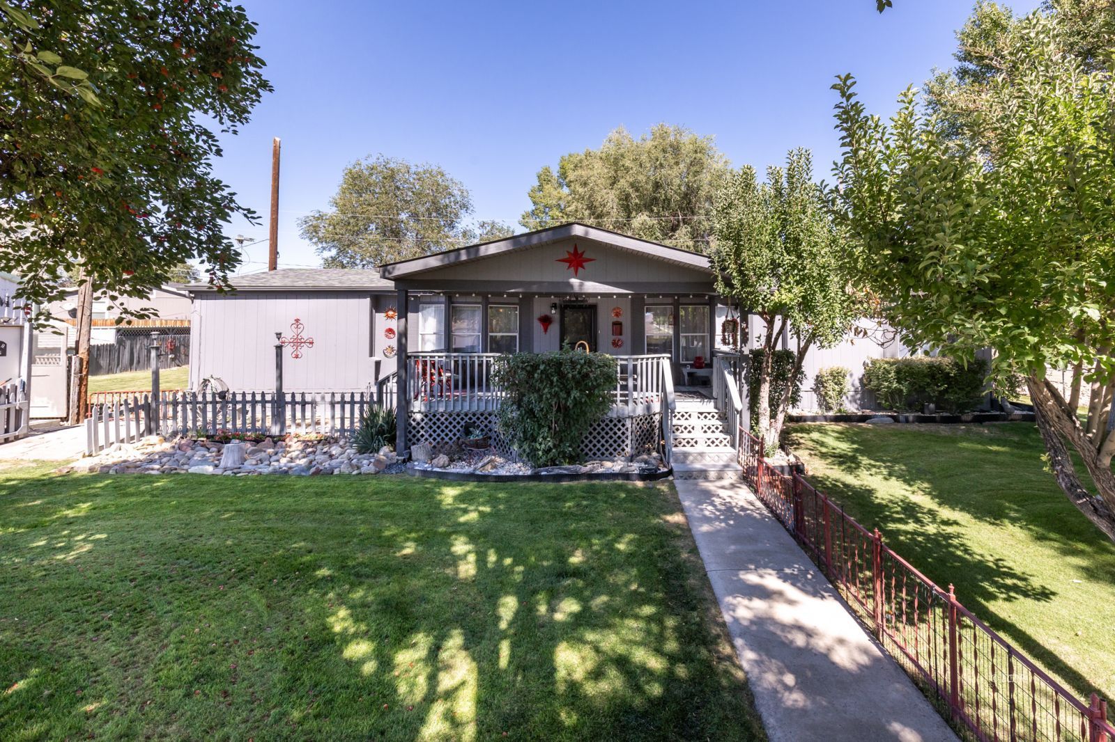 402 W Cedar Street Property Photo 1