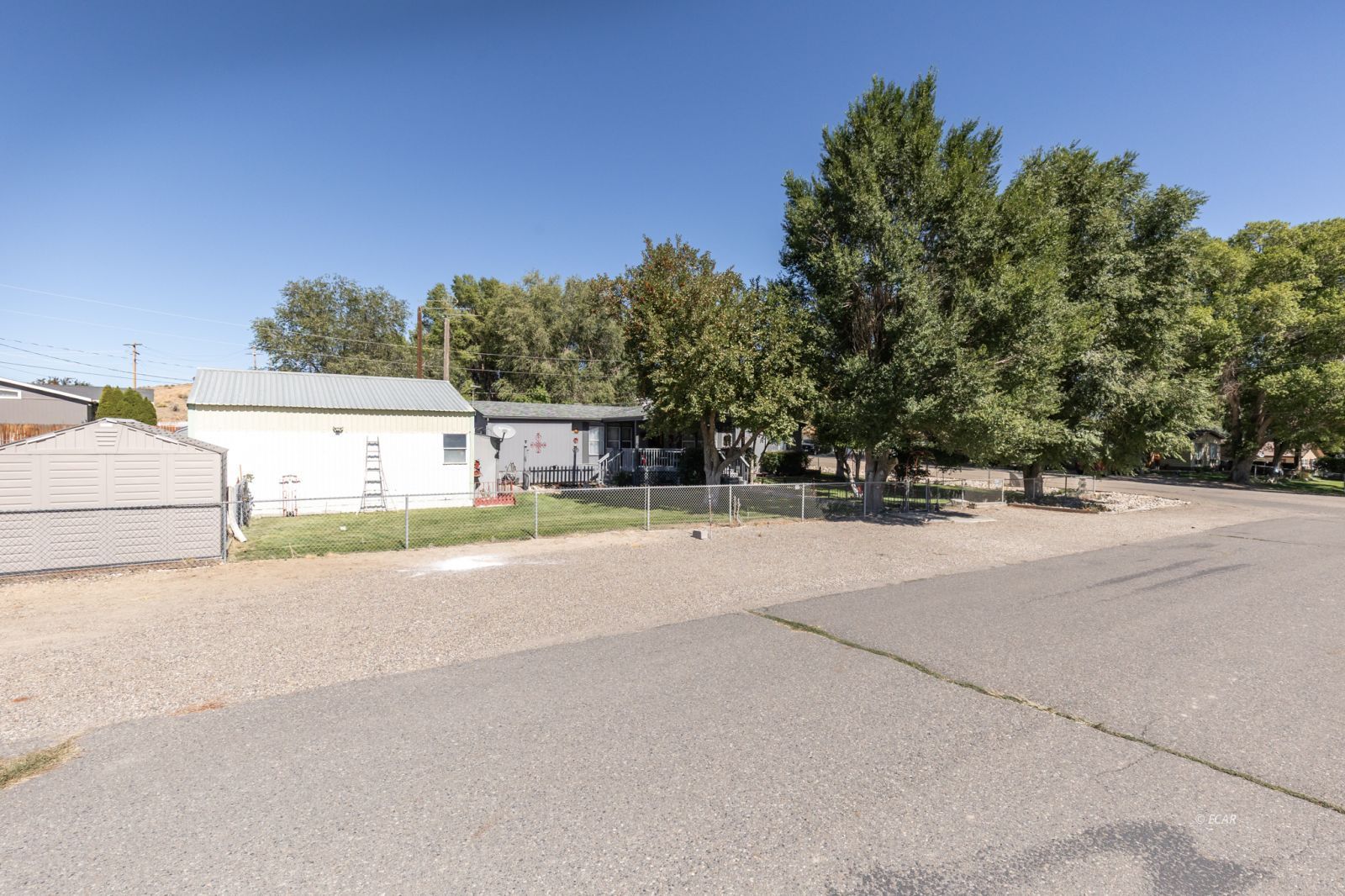 402 W Cedar Street Property Photo 5