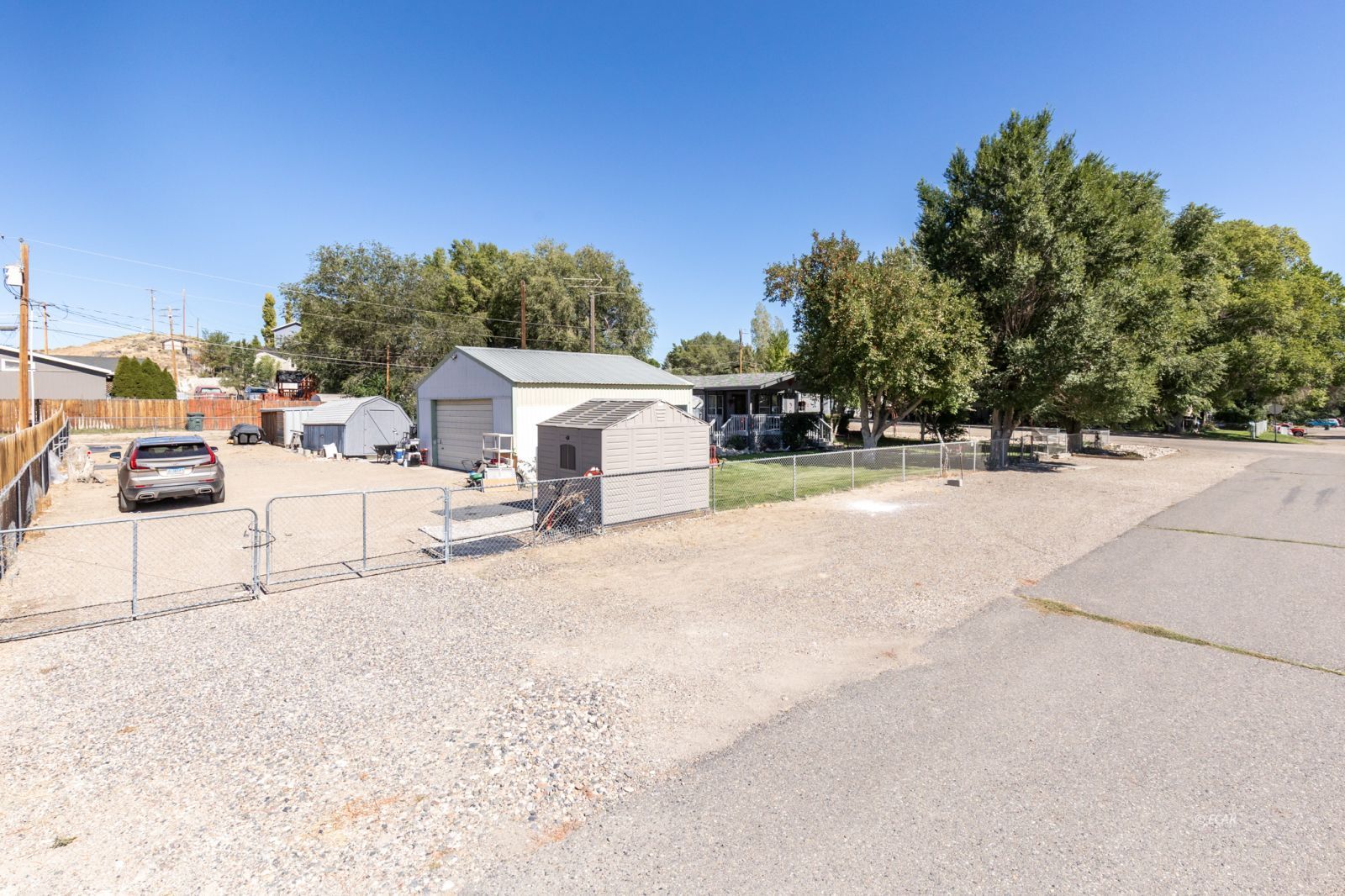 402 W Cedar Street Property Photo 6