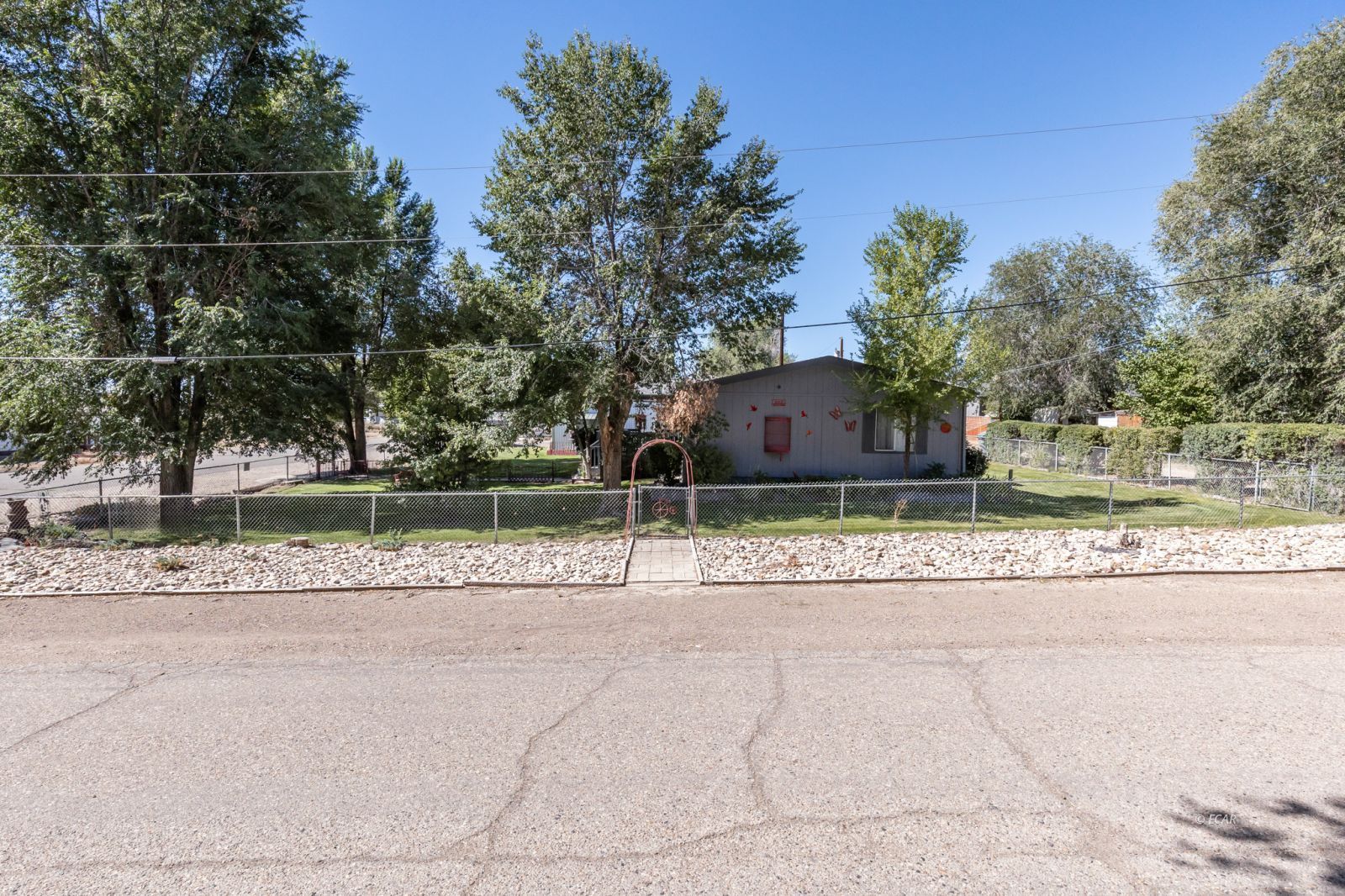 402 W Cedar Street Property Photo 7