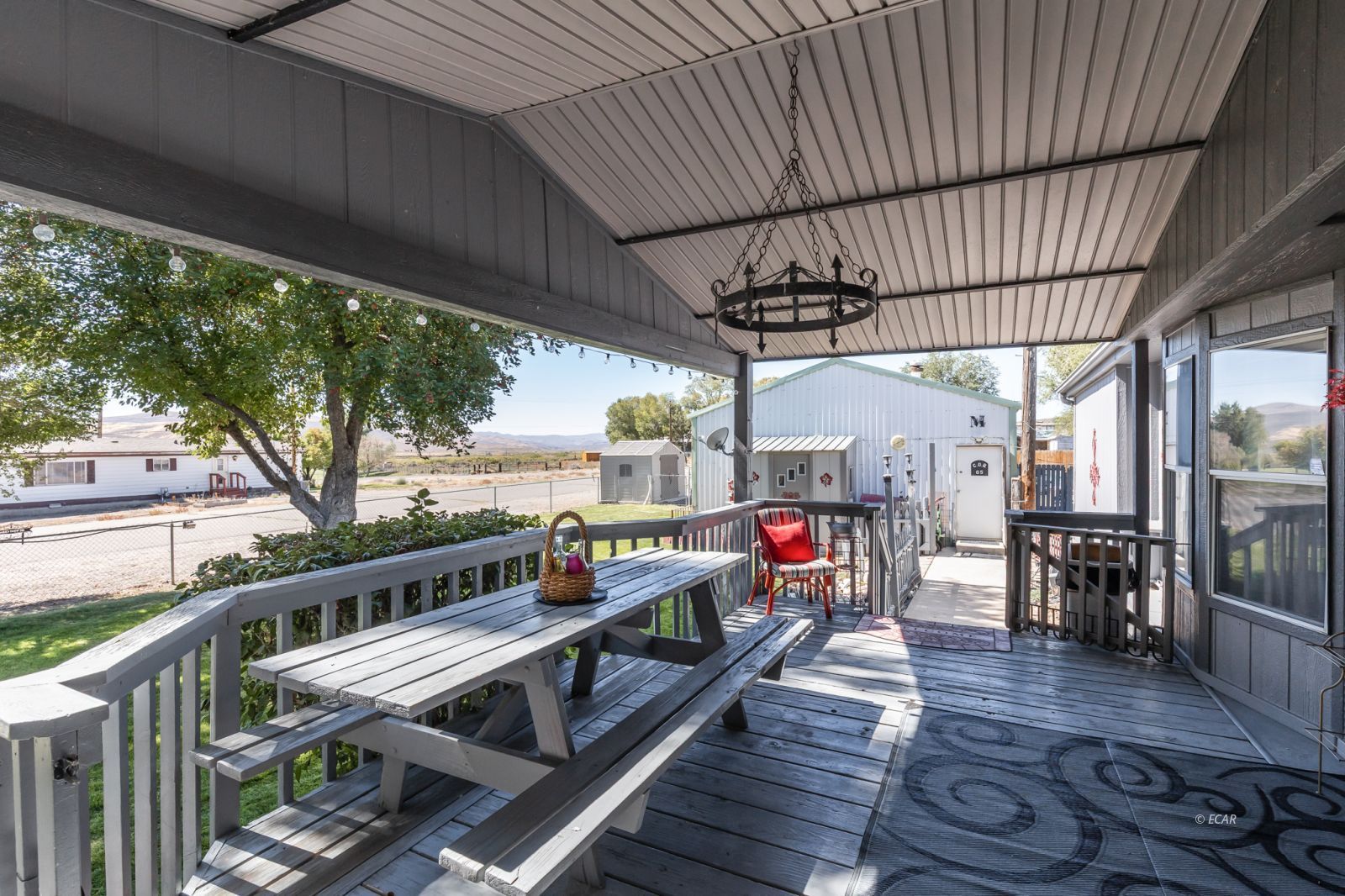 402 W Cedar Street Property Photo 15