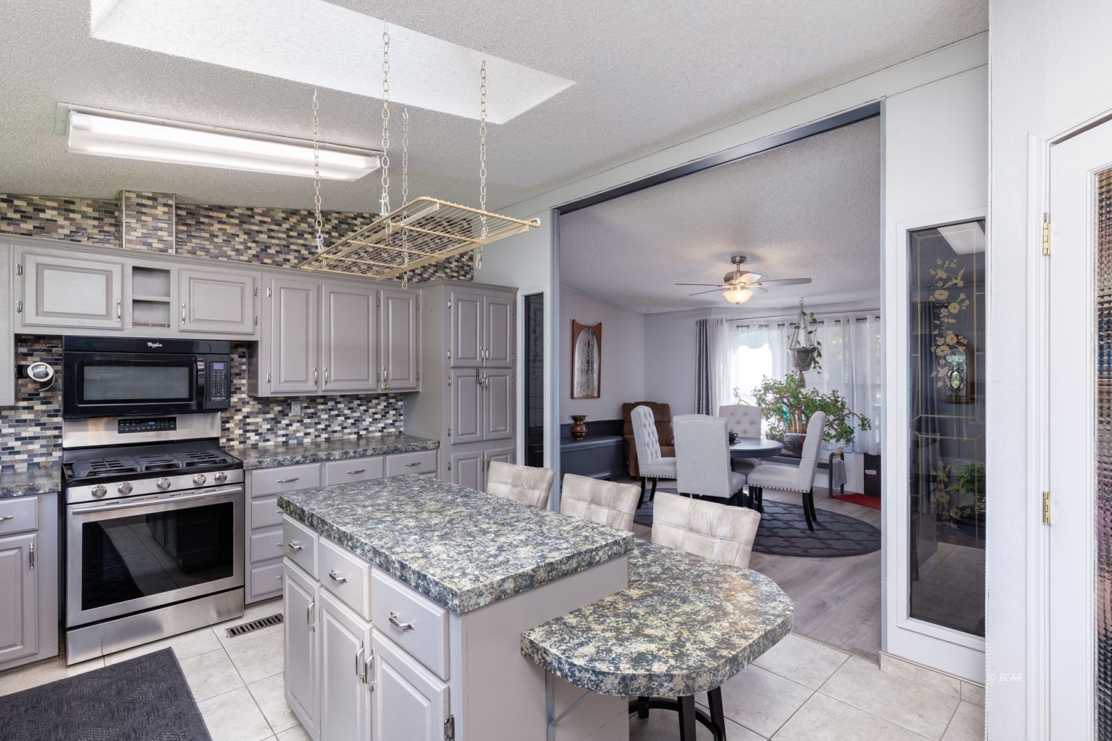 402 W Cedar Street Property Photo 20