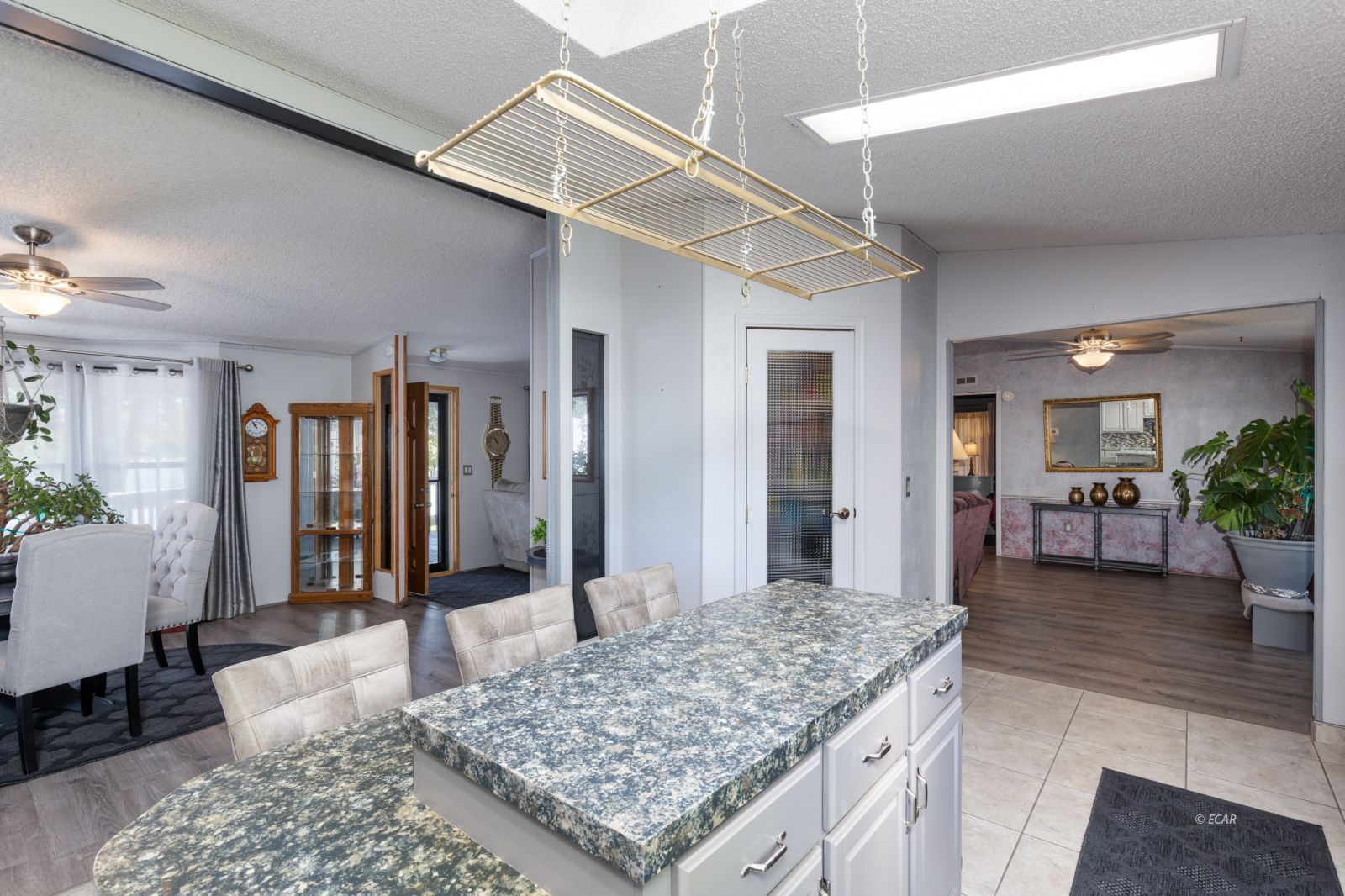 402 W Cedar Street Property Photo 21