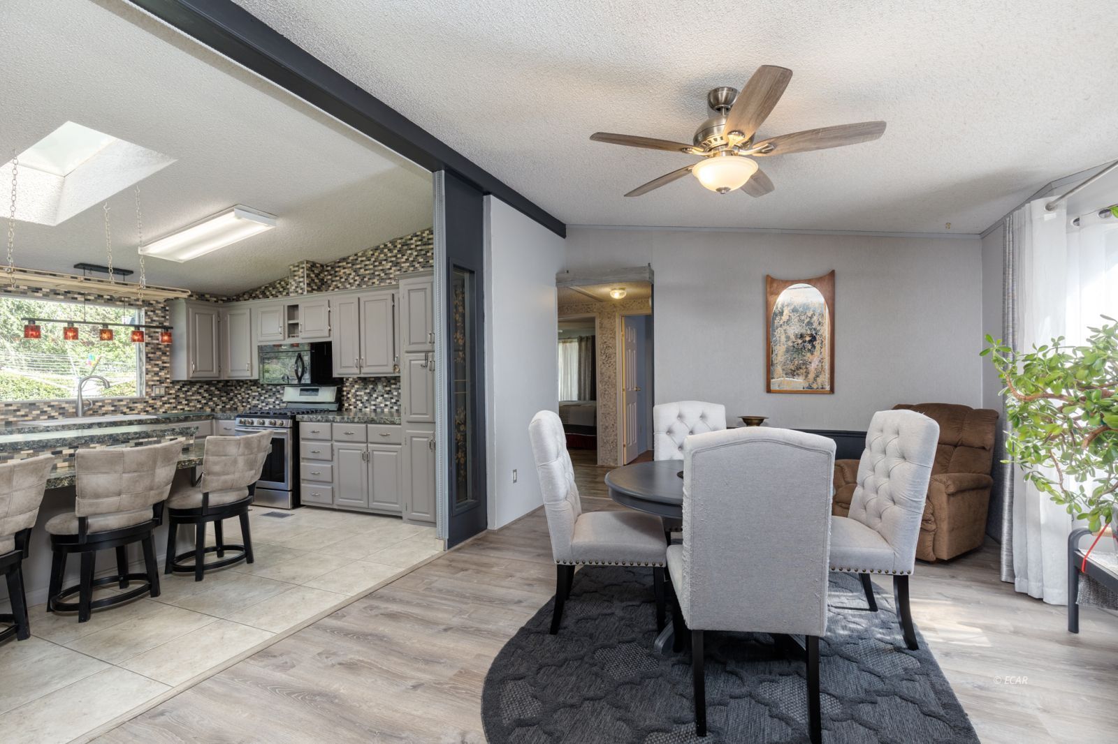 402 W Cedar Street Property Photo 22