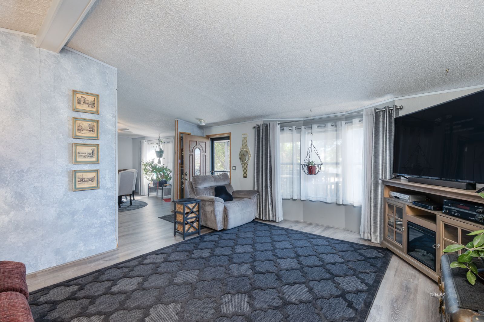 402 W Cedar Street Property Photo 24