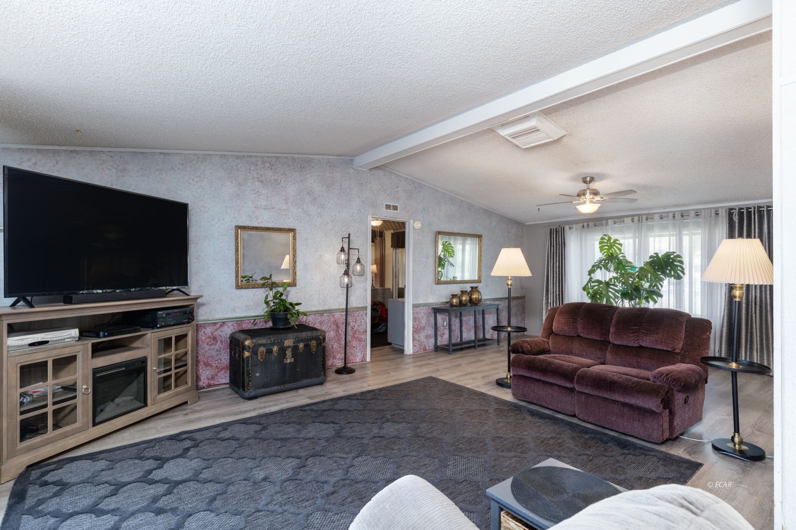 402 W Cedar Street Property Photo 26