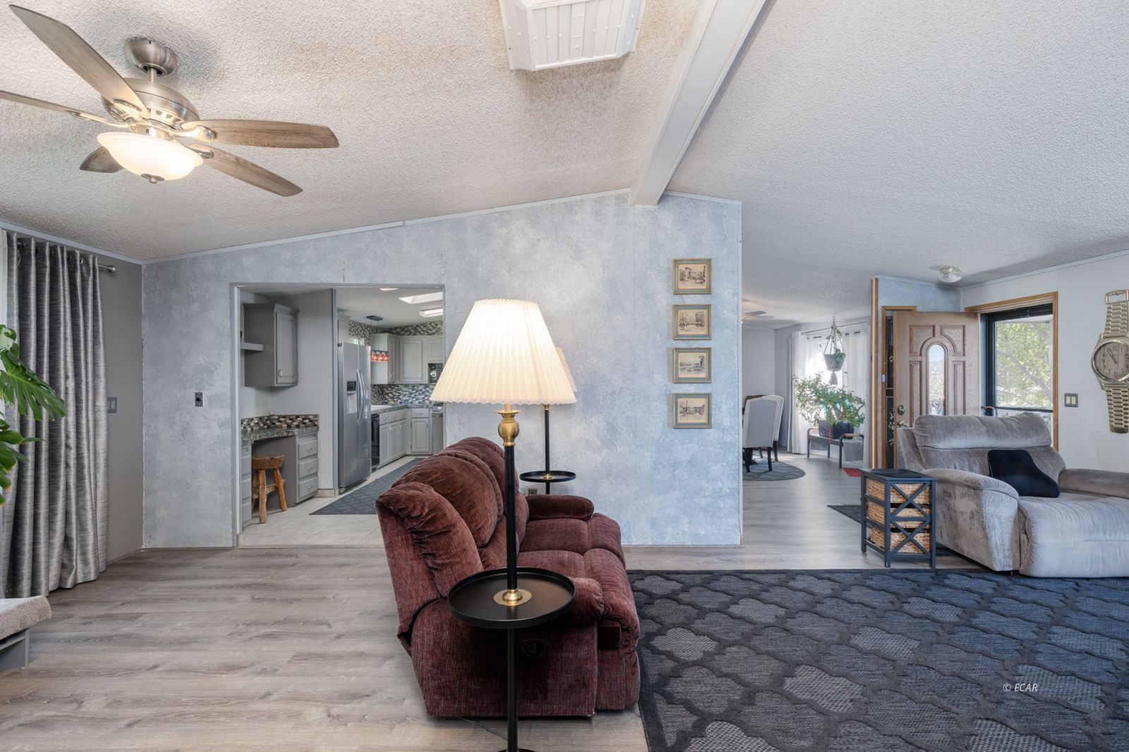 402 W Cedar Street Property Photo 27