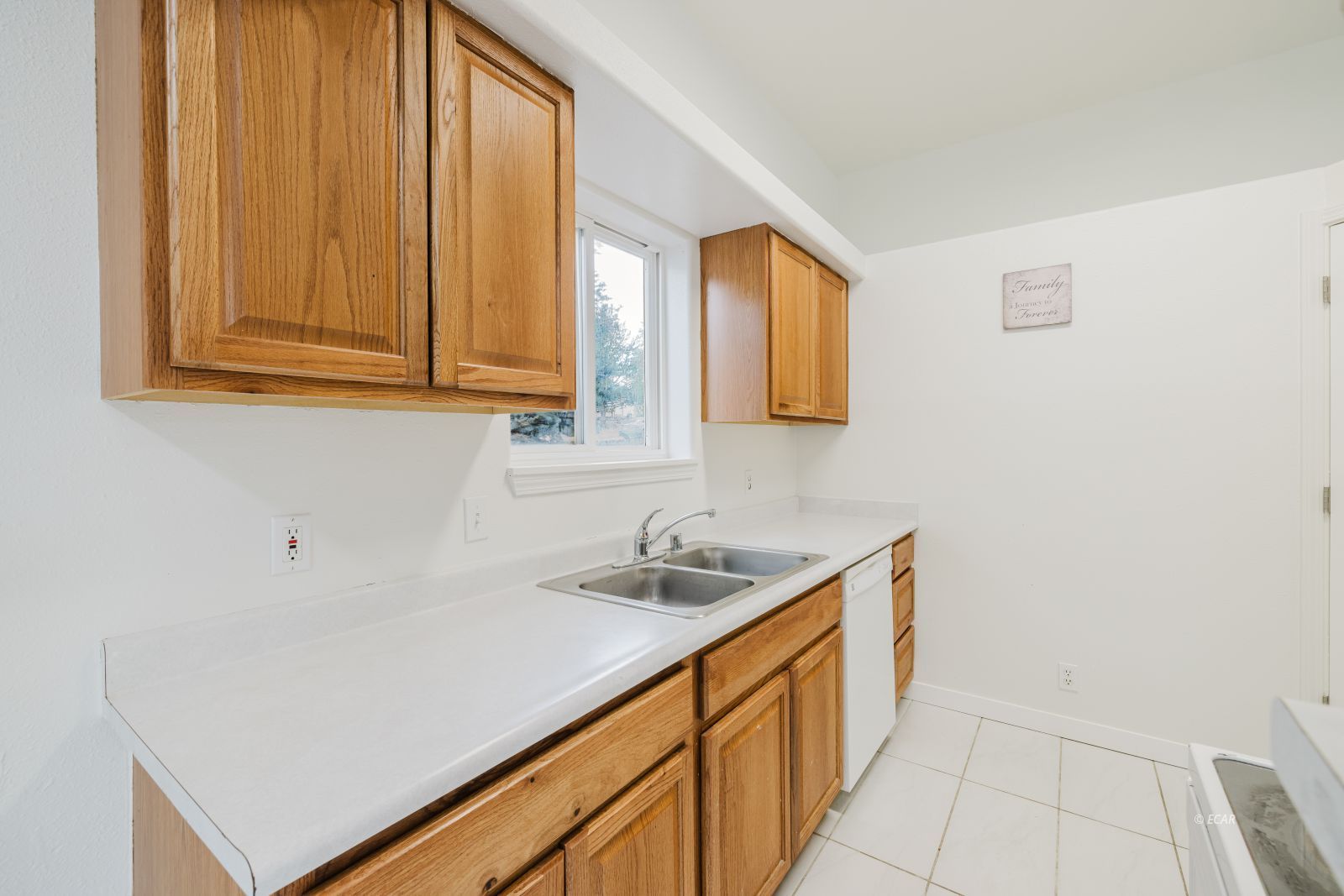 572 5th Street Property Photo 9