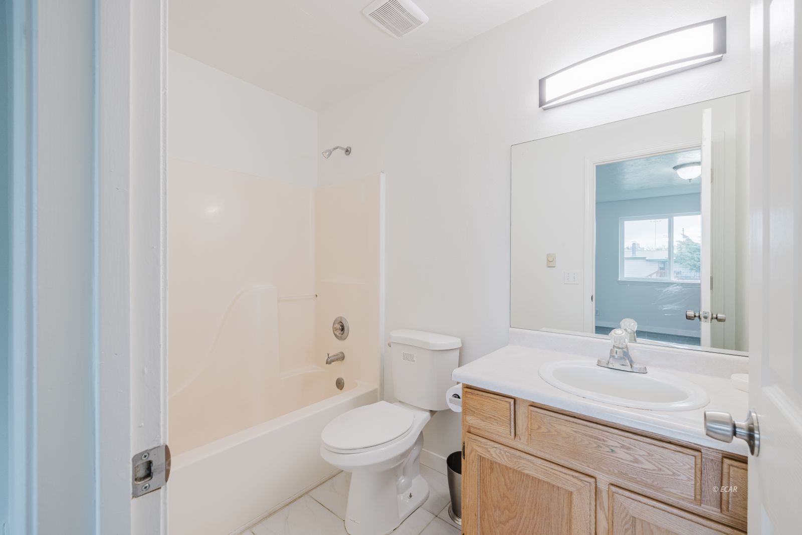 572 5th Street Property Photo 14