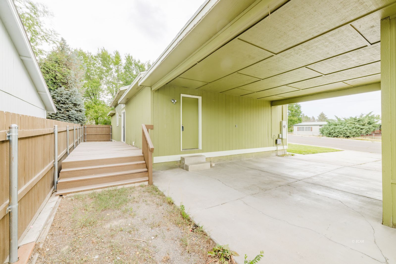 572 5th Street Property Photo 22