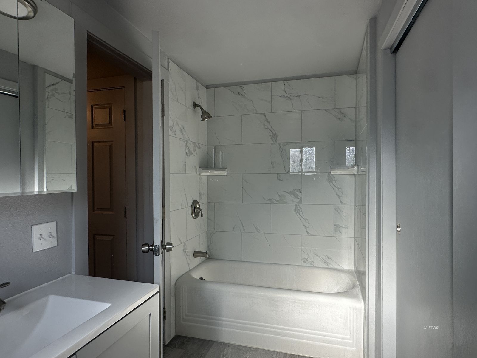 913 Main Street Property Photo 9