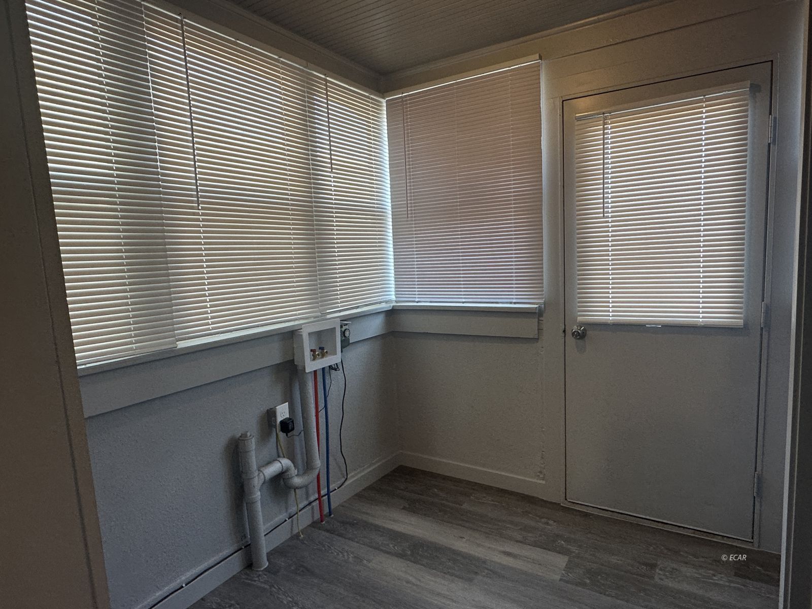 913 Main Street Property Photo 13