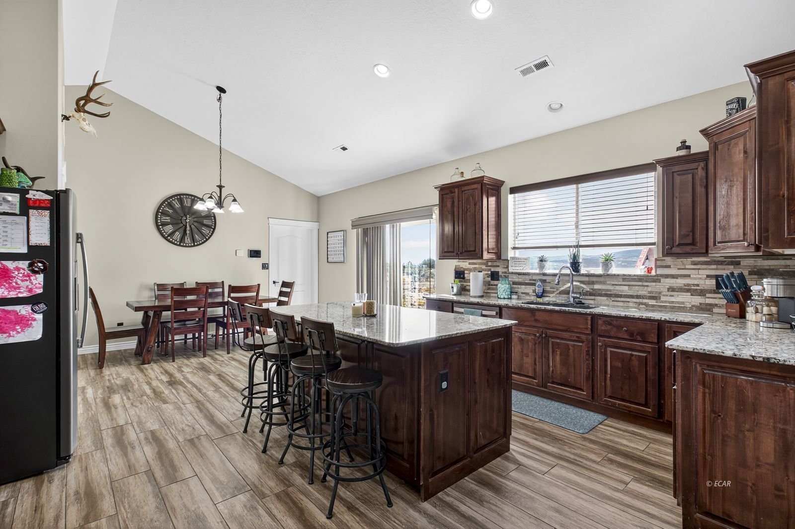 302 Springfield Parkway Property Photo 10