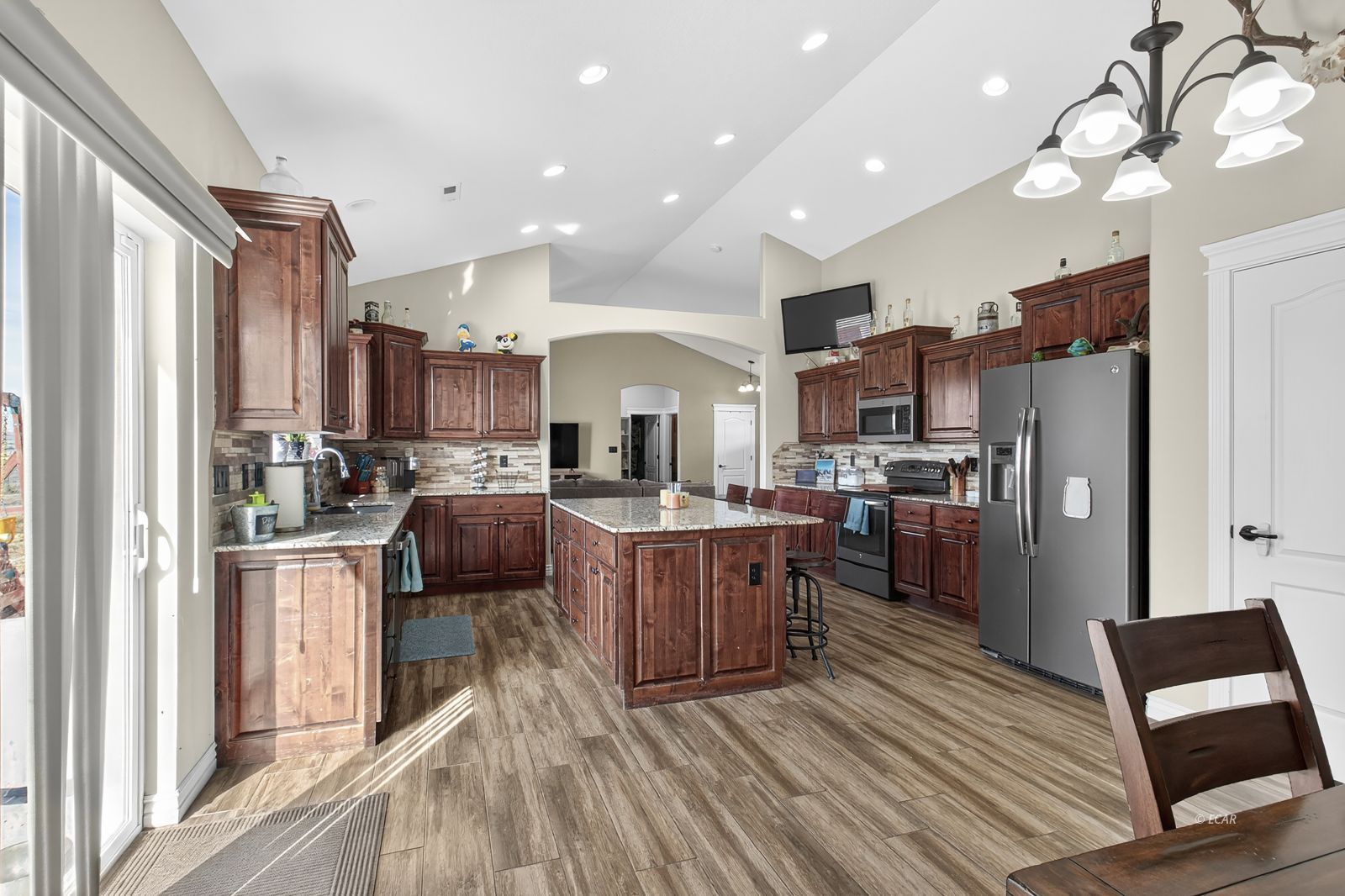 302 Springfield Parkway Property Photo 12