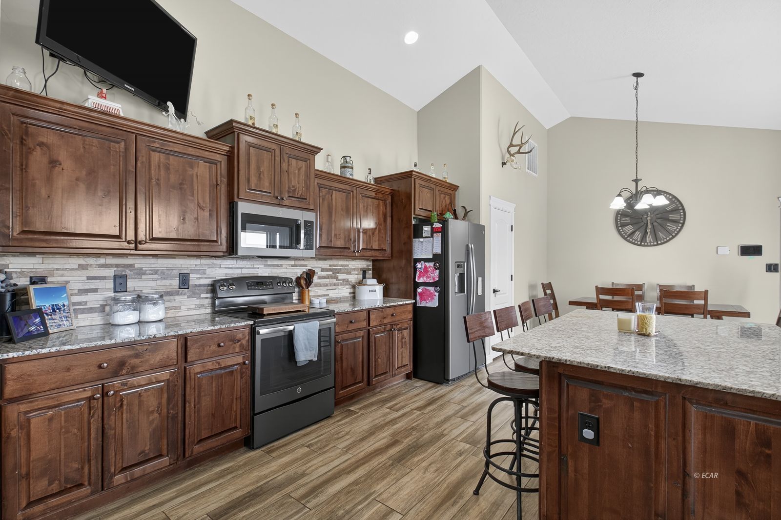 302 Springfield Parkway Property Photo 13