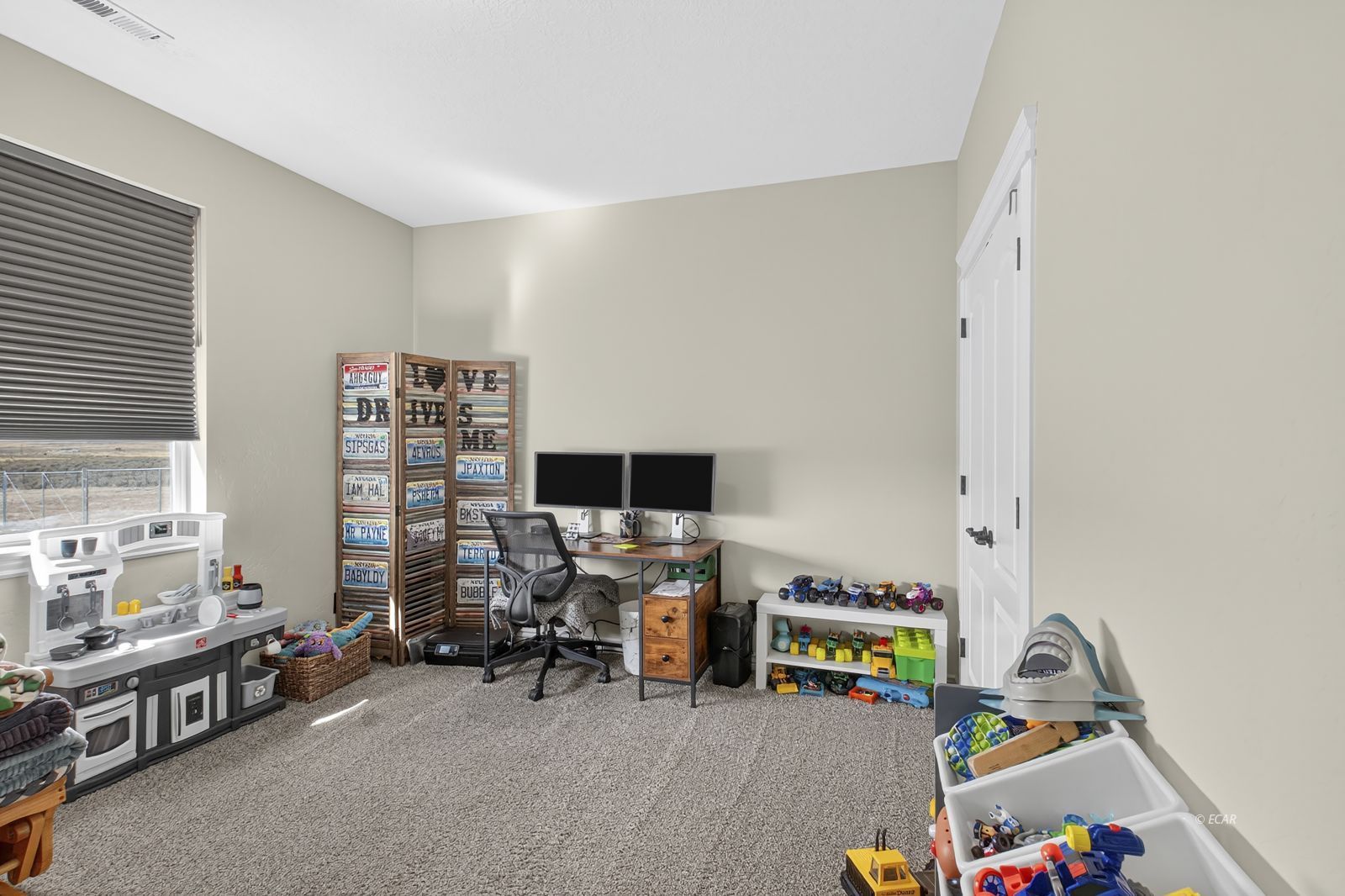 302 Springfield Parkway Property Photo 23