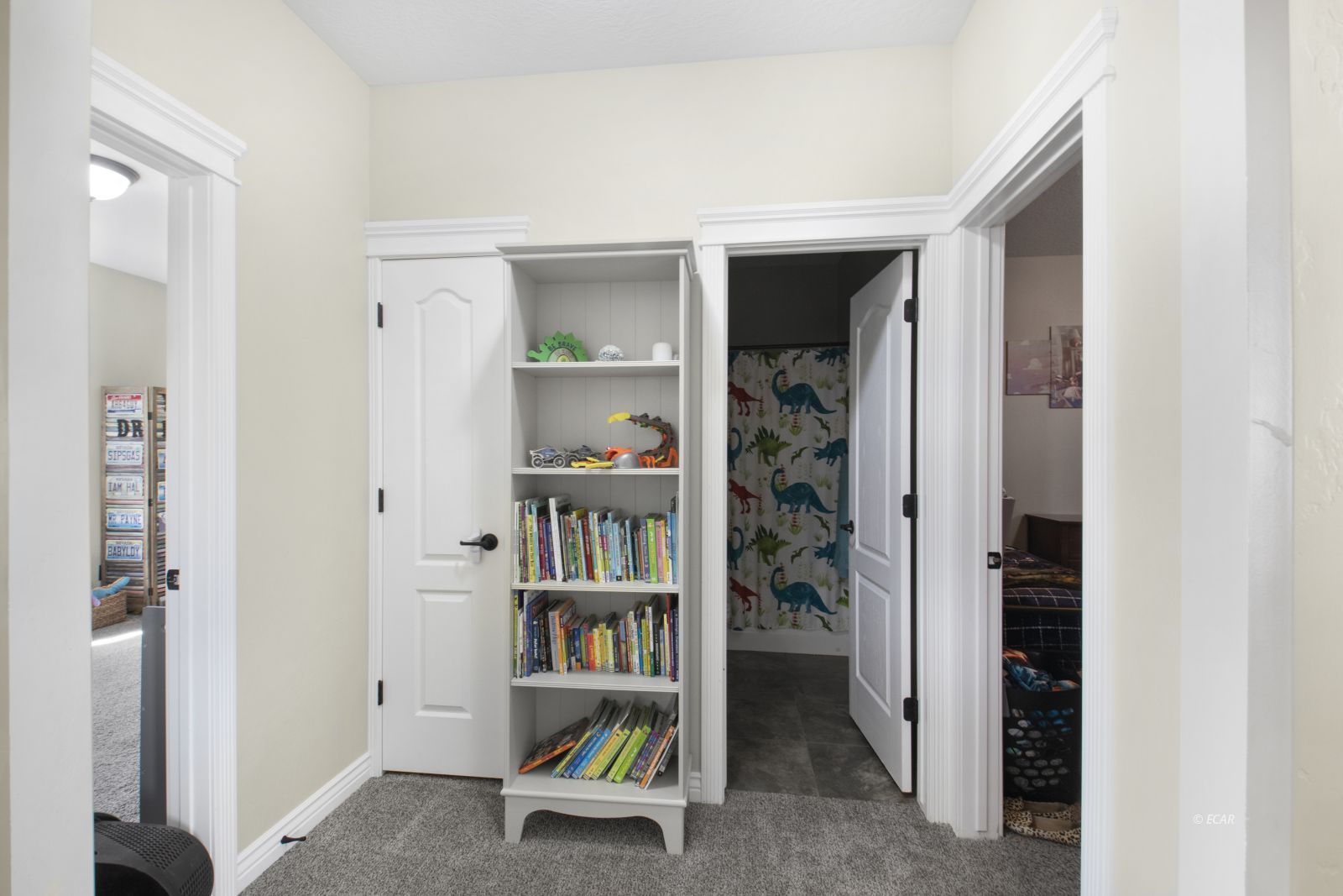 302 Springfield Parkway Property Photo 24