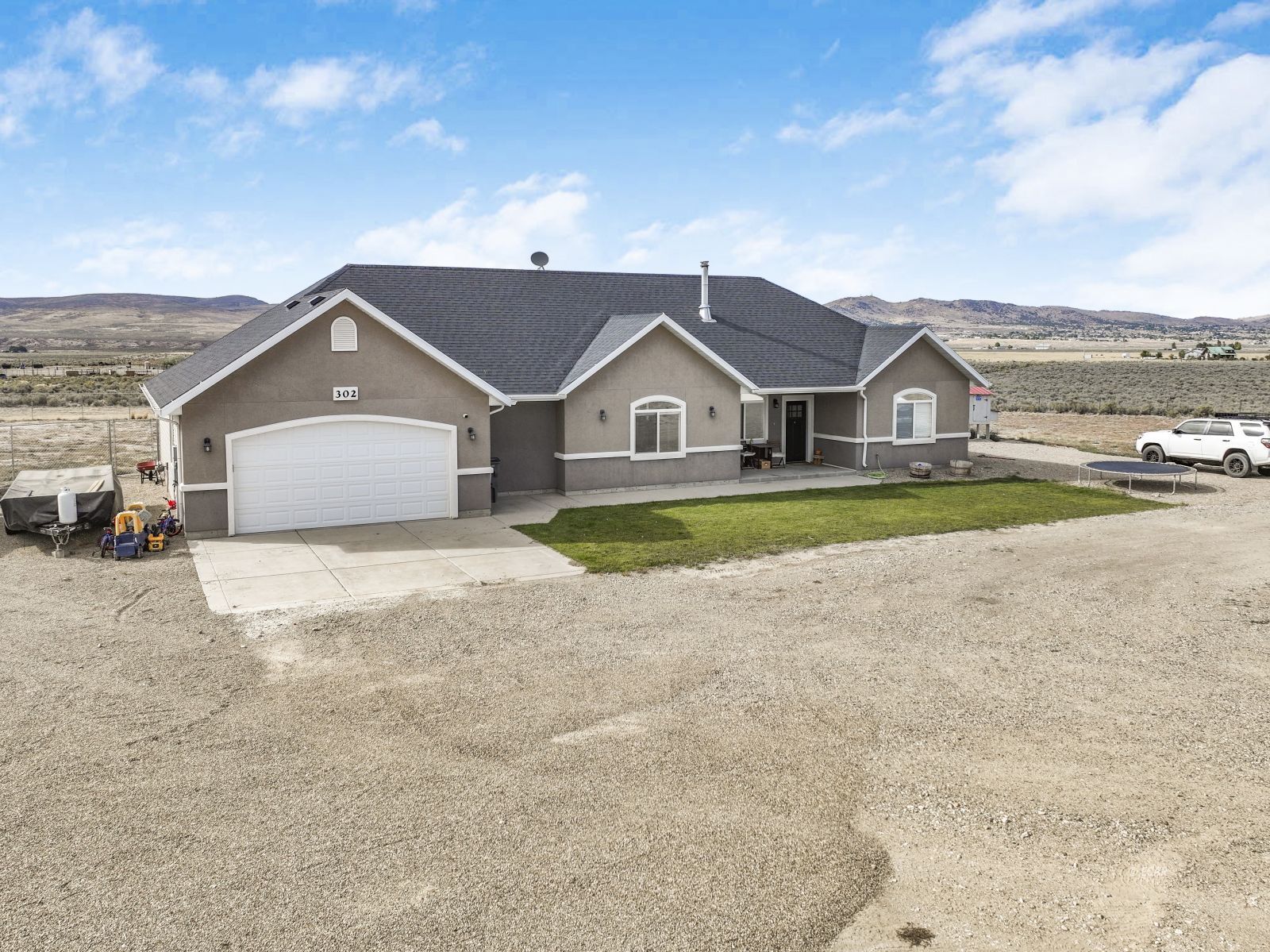 302 Springfield Parkway Property Photo 27