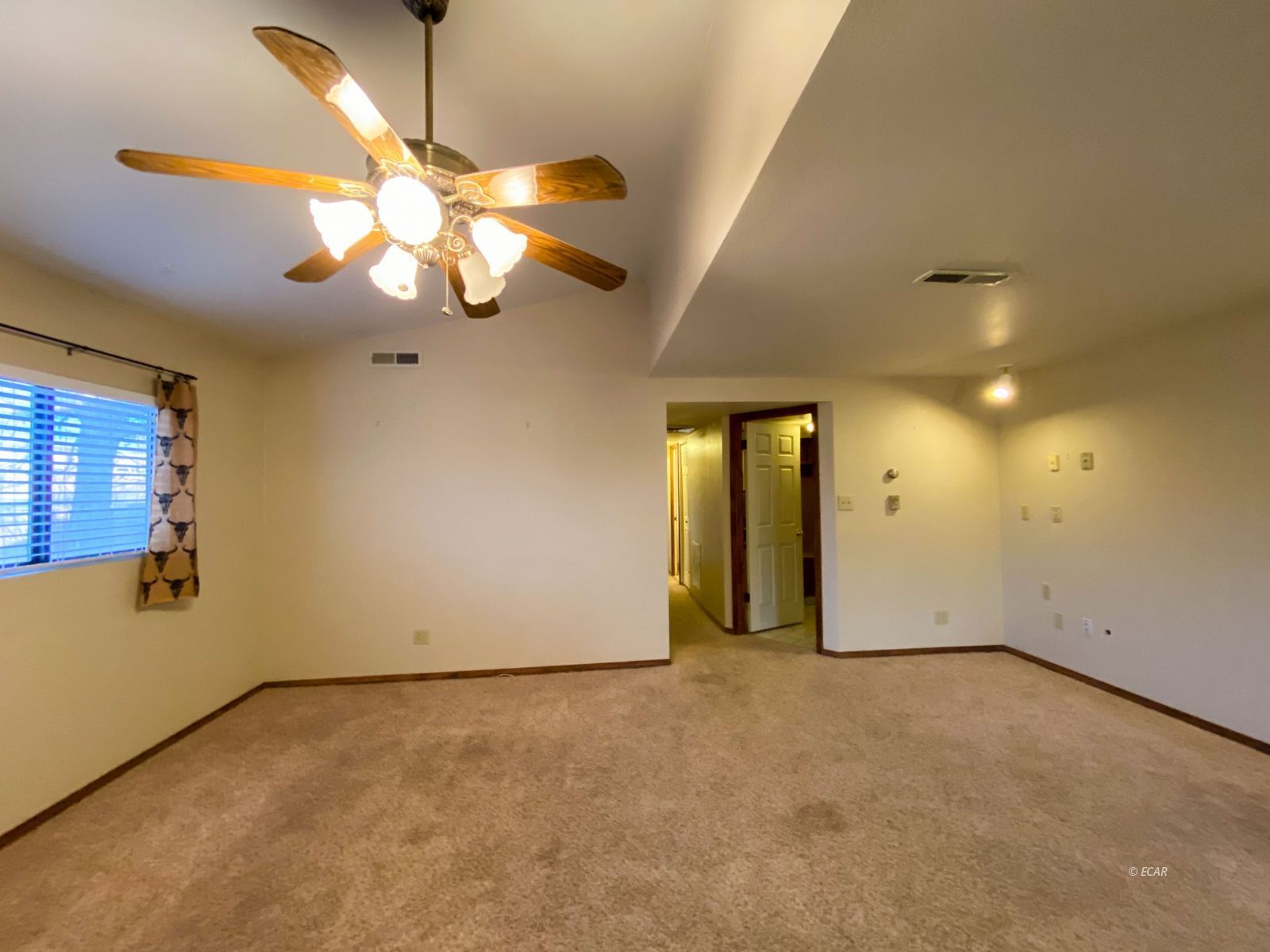 574 Brent Drive Property Photo 4