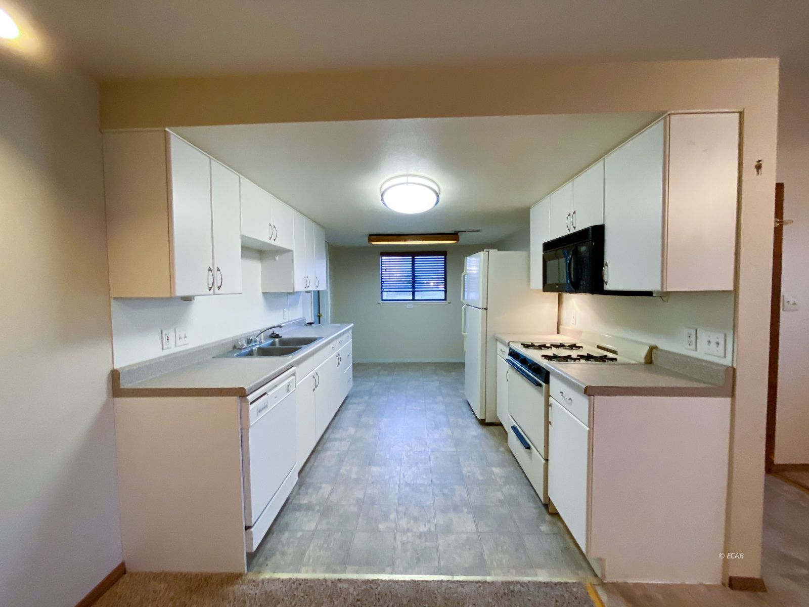 574 Brent Drive Property Photo 7