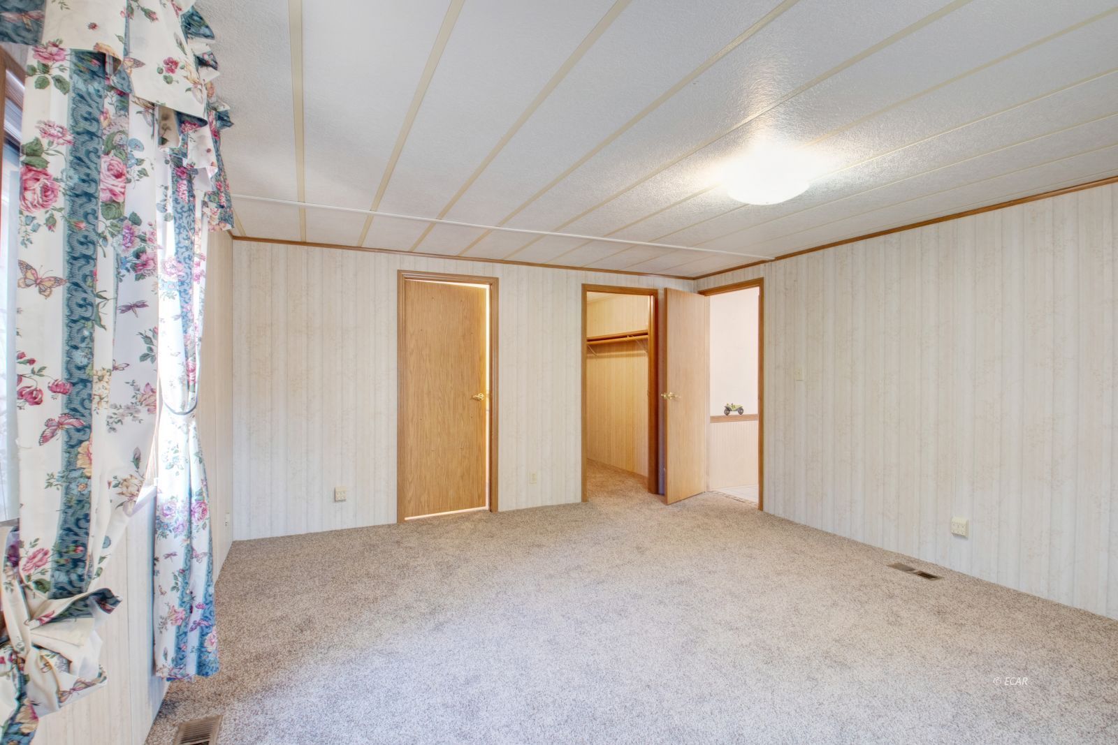 635 Spring Valley Parkway Property Photo 17