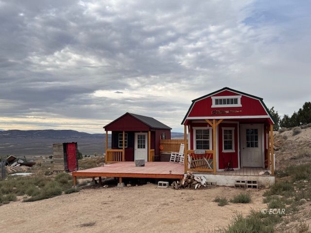 2084 Lee Avenue Property Photo 1