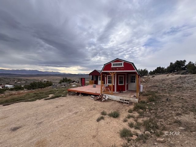 2084 Lee Avenue Property Photo 3