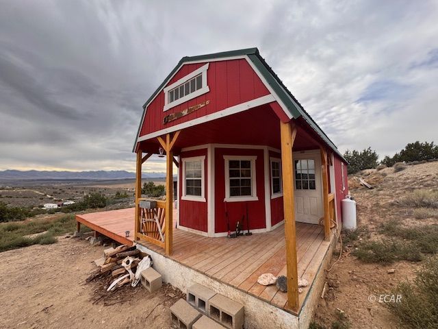 2084 Lee Avenue Property Photo 4