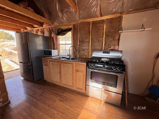 2084 Lee Avenue Property Photo 7