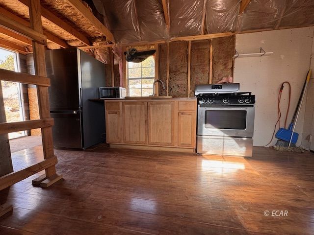 2084 Lee Avenue Property Photo 8