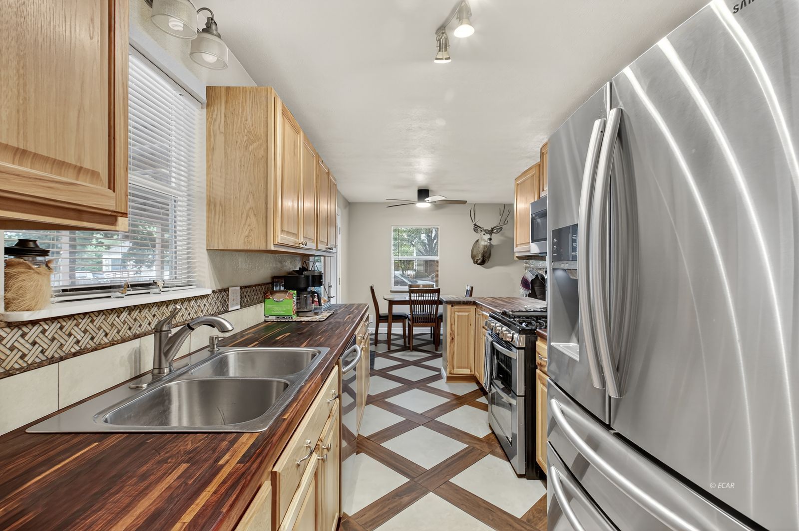 288 W Fir Street Property Photo 9