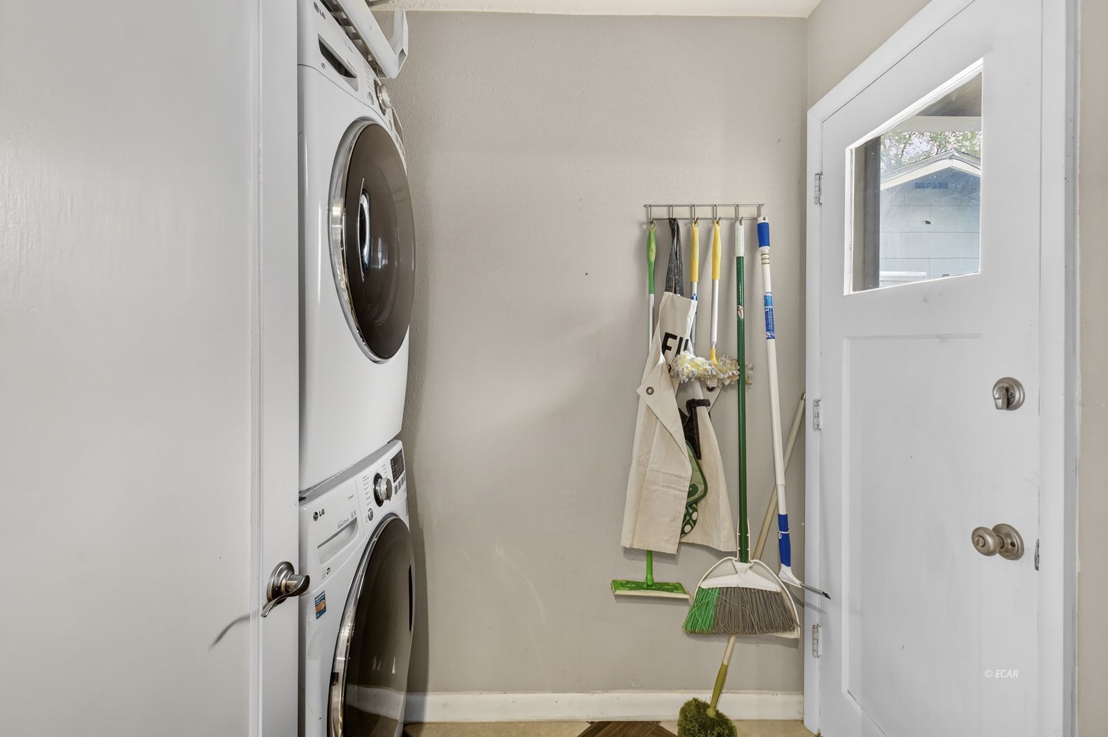 288 W Fir Street Property Photo 23