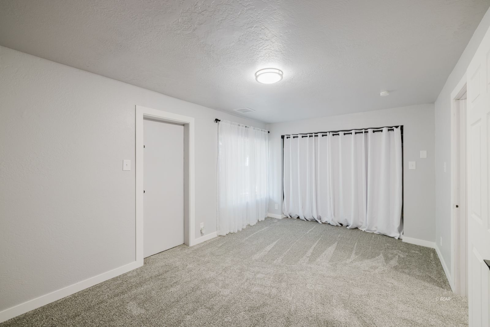 133 W River Street Property Photo 14