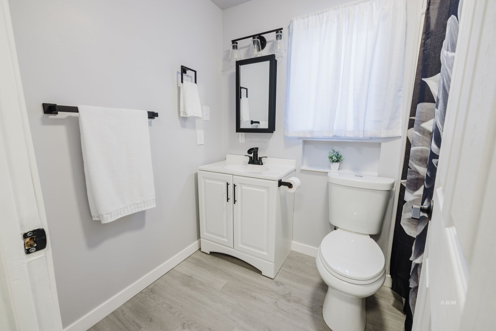 133 W River Street Property Photo 16